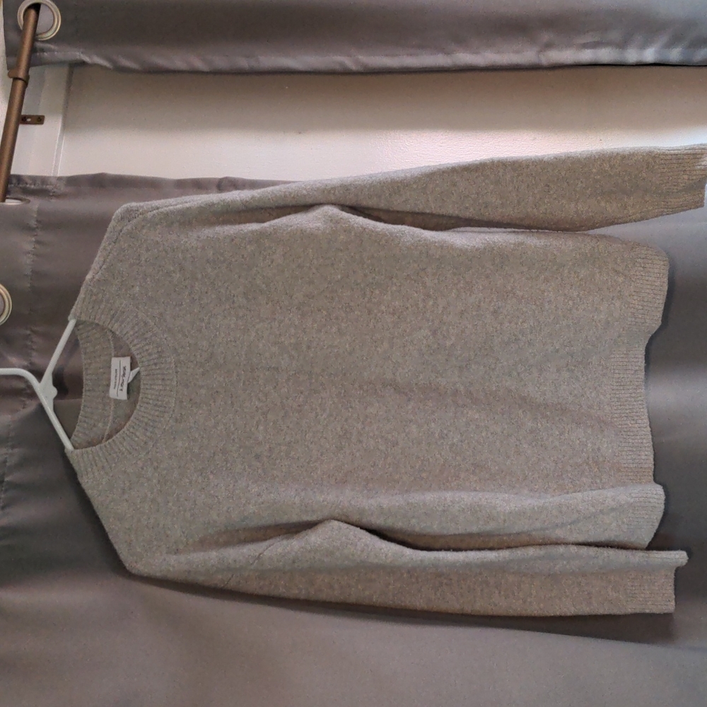 Light grey Paris Atelier and other stories scoop neck sweater size small